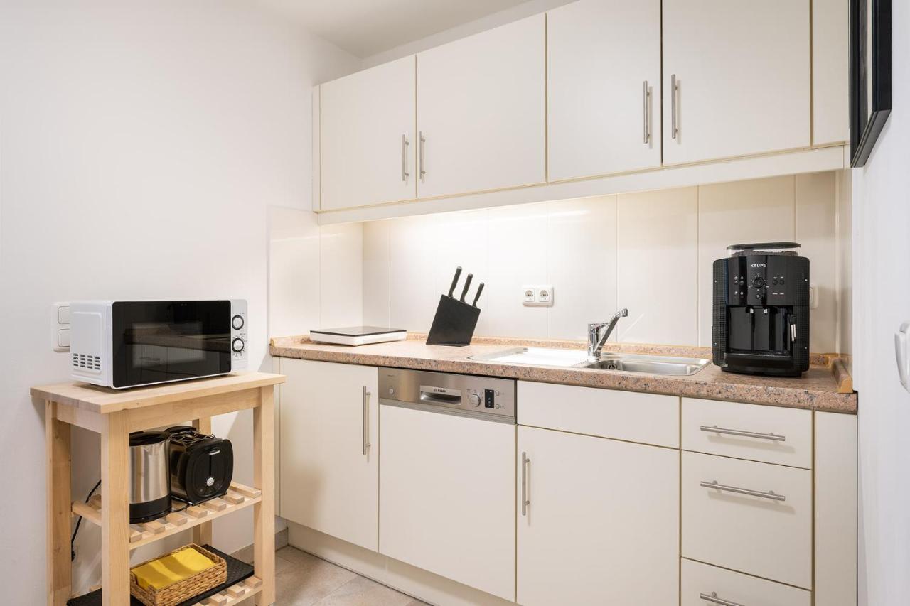 Marienplatz 2 Bedrooms Living Kitchen * München